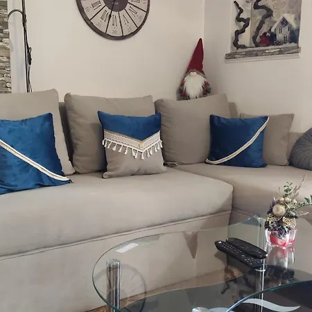 Helena Apartment *